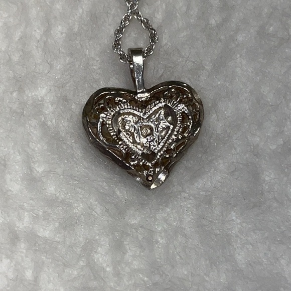 925 Sterling Silver Heart Pendant on Chain - Picture 2 of 5
